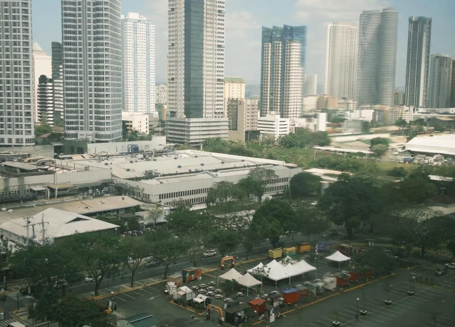 Serenitude Staycation By Khaila - Fame Residences Manila Aparthotel
