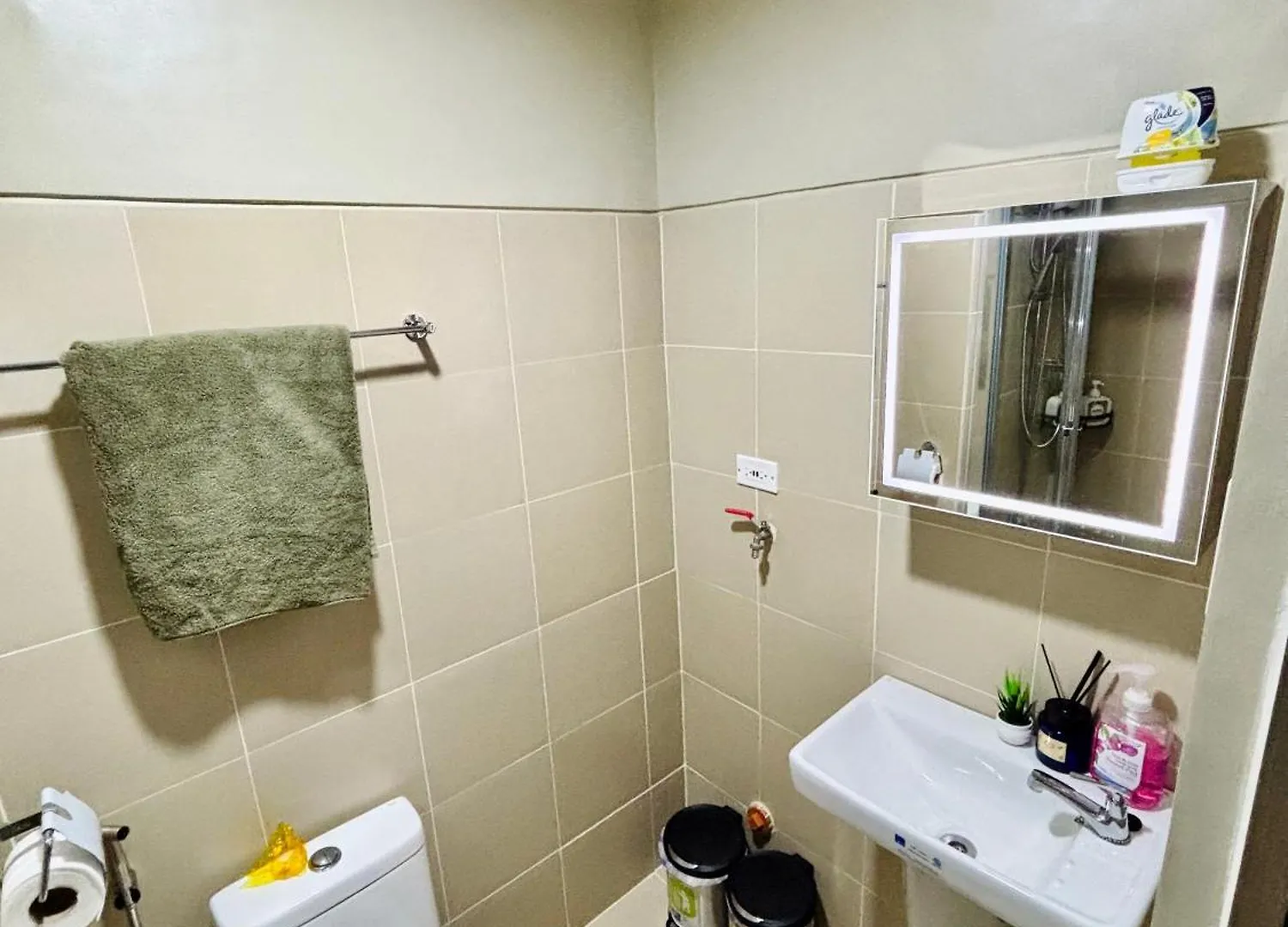 Aparthotel Serenitude Staycation By Khaila - Fame Residences Manila