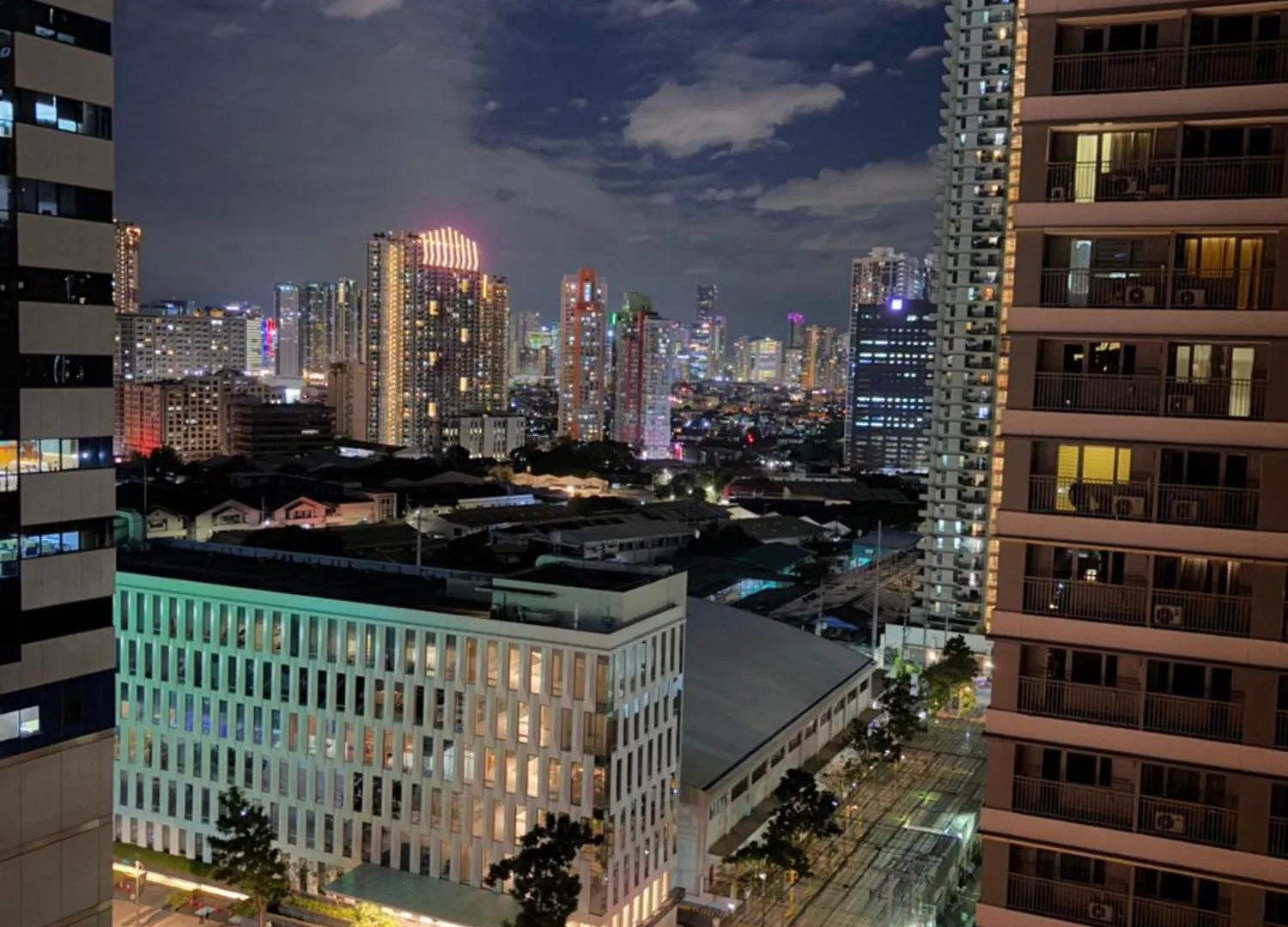 Serenitude Staycation By Khaila - Fame Residences Manila Aparthotel